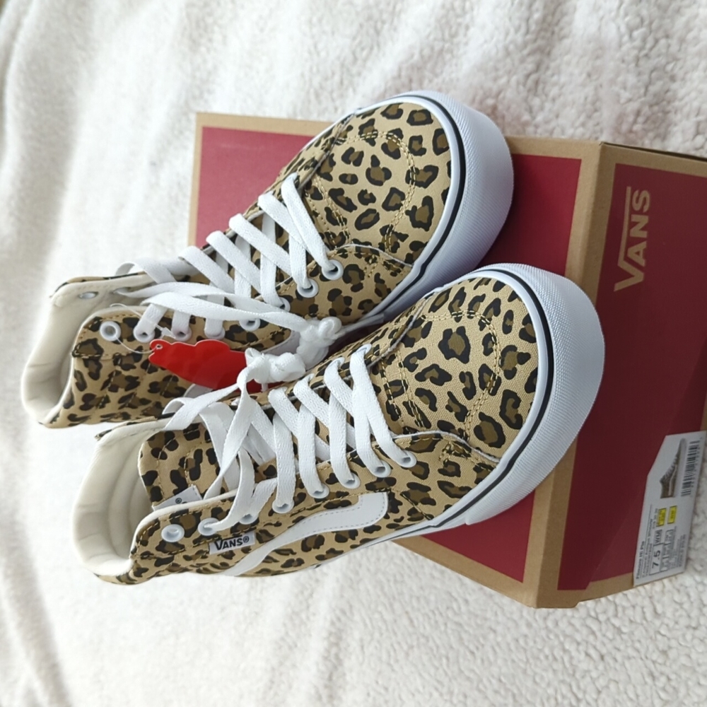 VANS FILMORE HIGH TOP PLATFORM SNEAKER - LEOPARD. - Picture 5 of 9